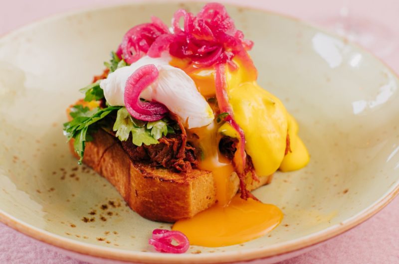 Eggs benedict with spicy Hollandaise sauce